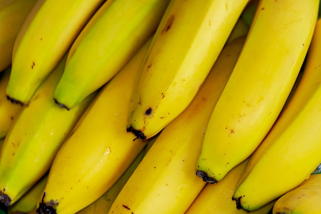 THE REASONS WHY YOU WANT TO EAT BANANAS